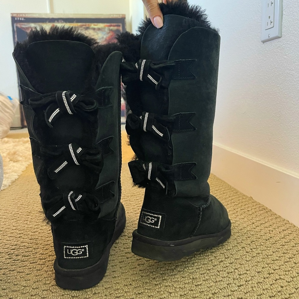 RARE Ugg Swarovski Amelia Crystal Bow Boots in tall Black Shearling